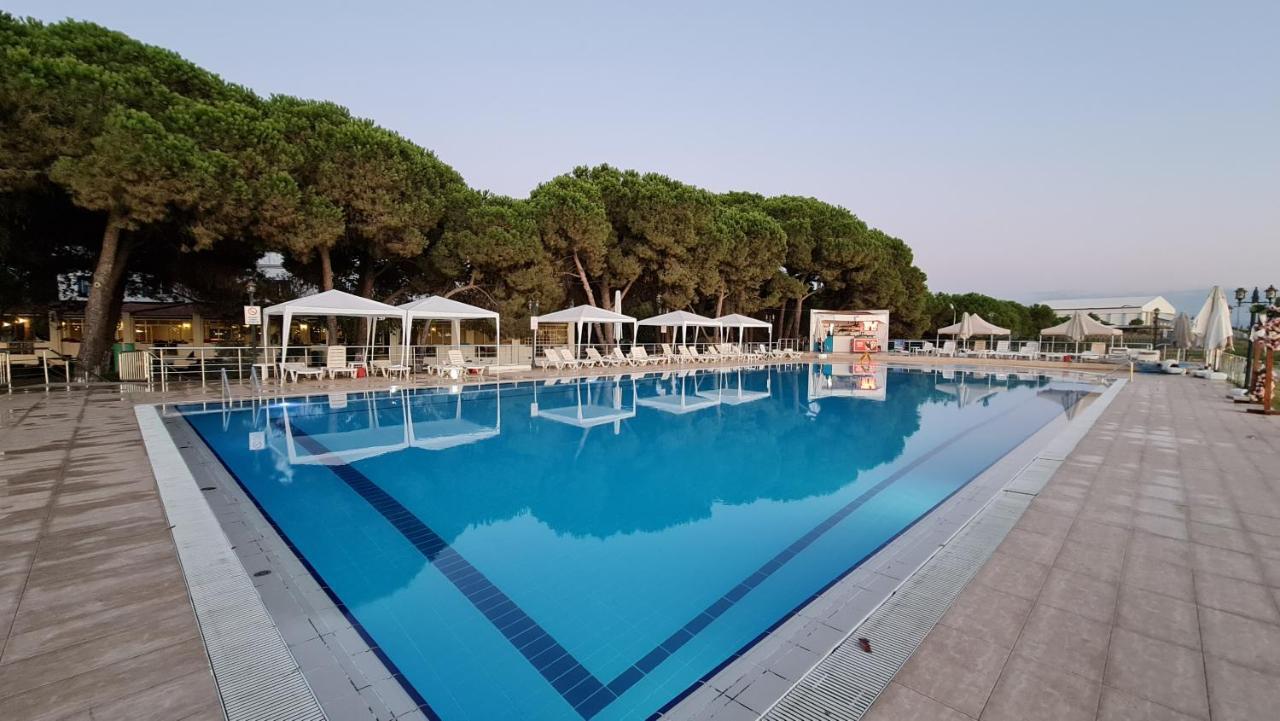 Sporkoey Hotel & Beach Club Darica  Luaran gambar