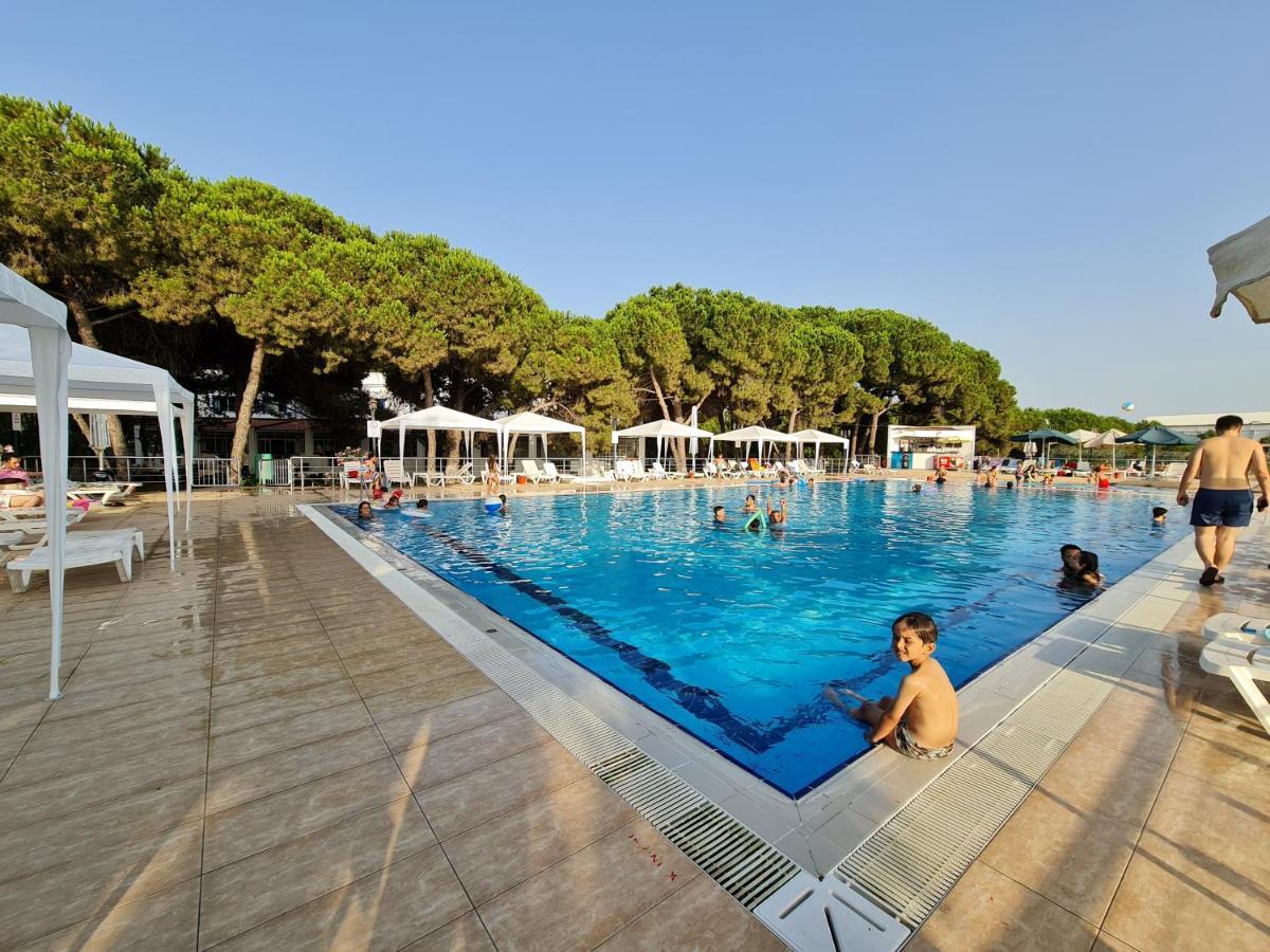 Sporkoey Hotel & Beach Club Darica  Luaran gambar