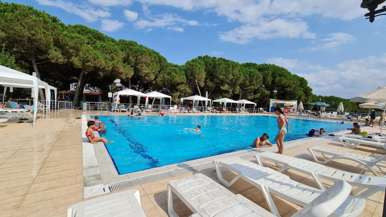 Sporkoey Hotel & Beach Club Darica  Luaran gambar